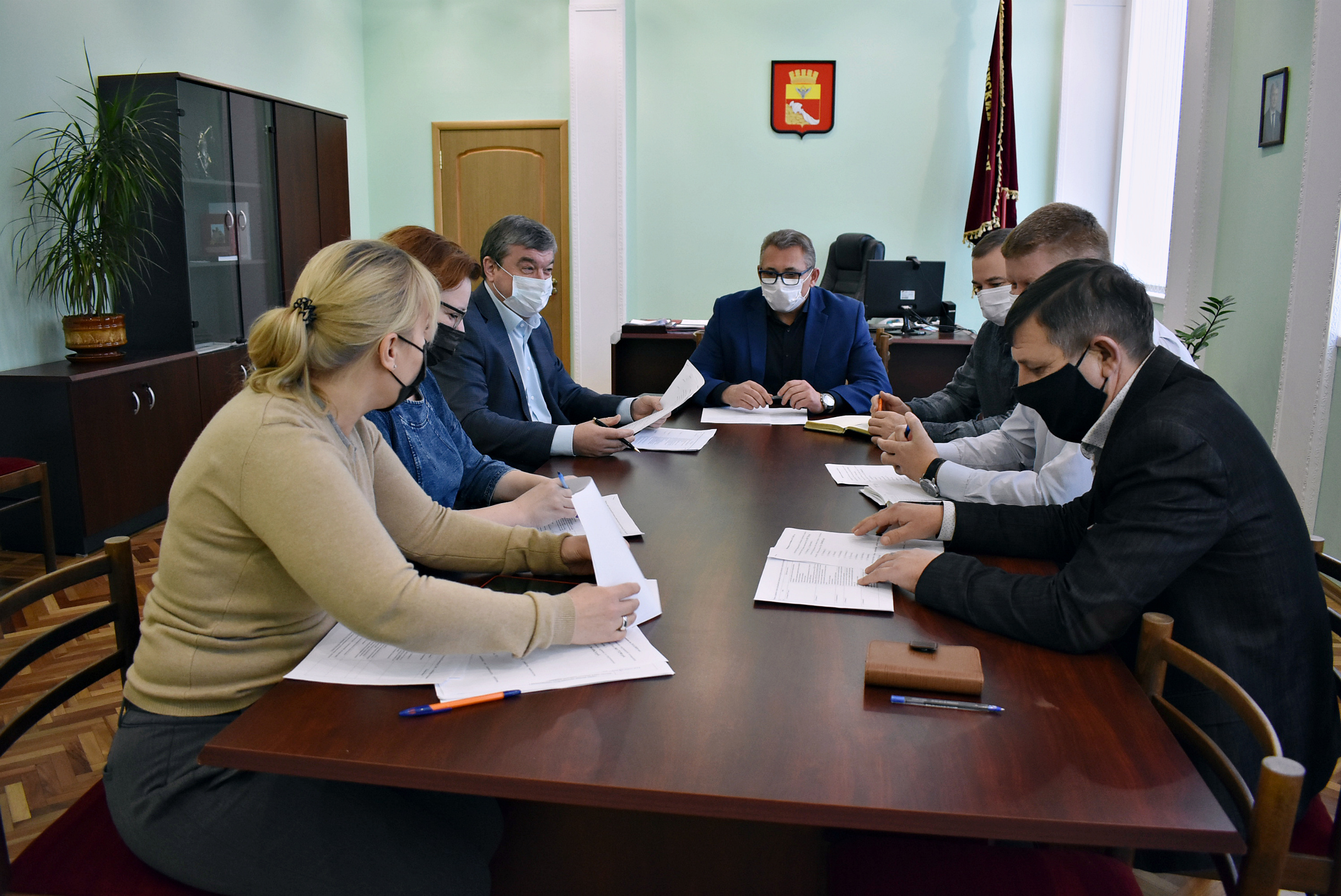 Глава Ленинского района Сергей Ситников провел совещание по исполнению наказов избирателей