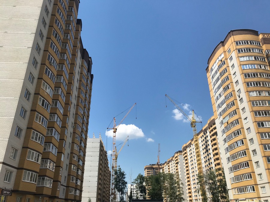 Недостроенную с 2015 года многоэтажку на улице Марата снесут в Воронеже
