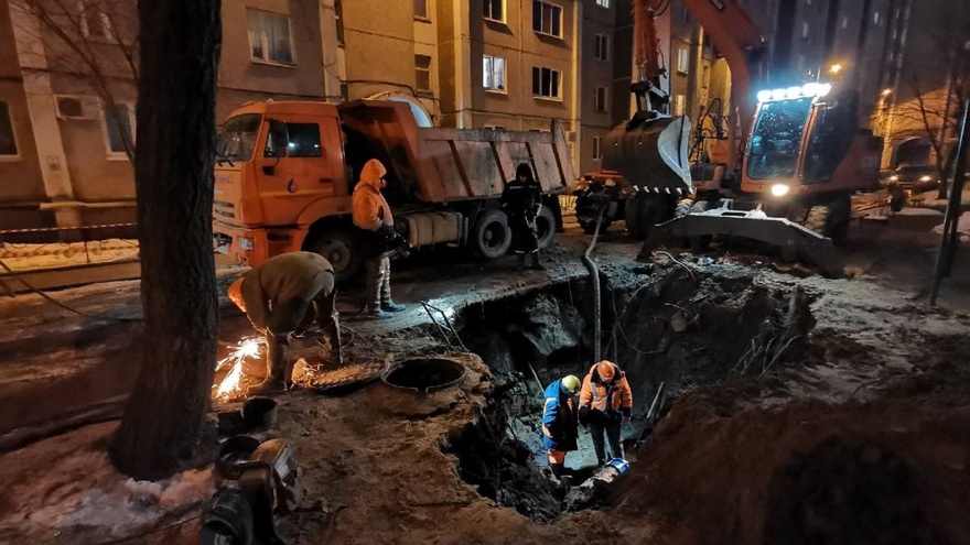 Воронежские коммунальщики устранили аварию, из-за которой на ул. Беговой 5 часов не было воды