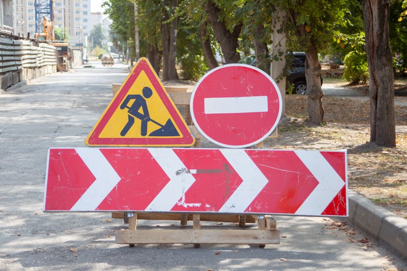 В центре Воронежа на 4 часа закроют для транспорта движение на двух улицах