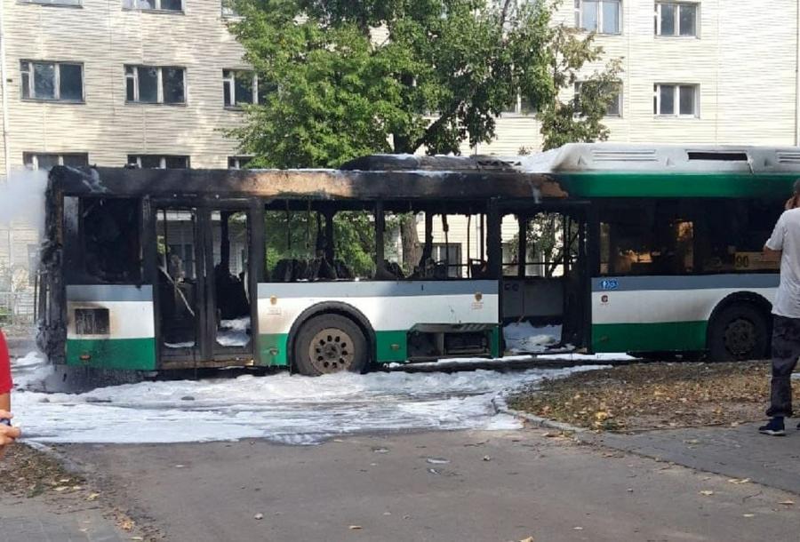Маршрутный автобус загорелся в Воронеже