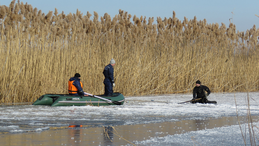 В Воронежской области приостановили поиски провалившегося под лёд мальчика
