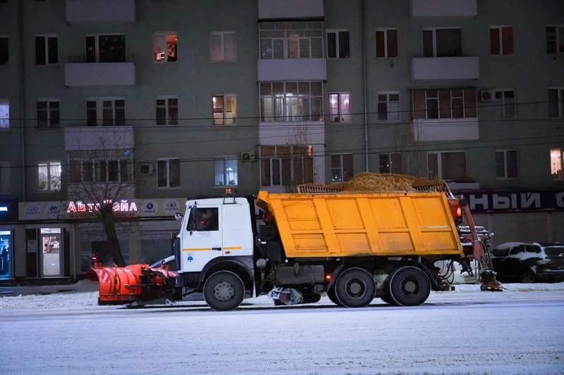 За ночь из Воронежа вывезли свыше 2,7 тыс. кубометров снега