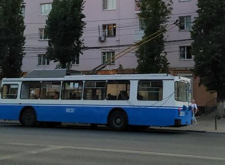 В Воронеже опять остановили движение троллейбуса №11