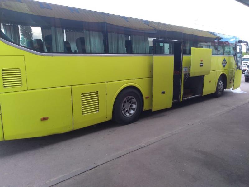 У пассажирского рейсового автобуса взорвалось колесо в Воронежской области