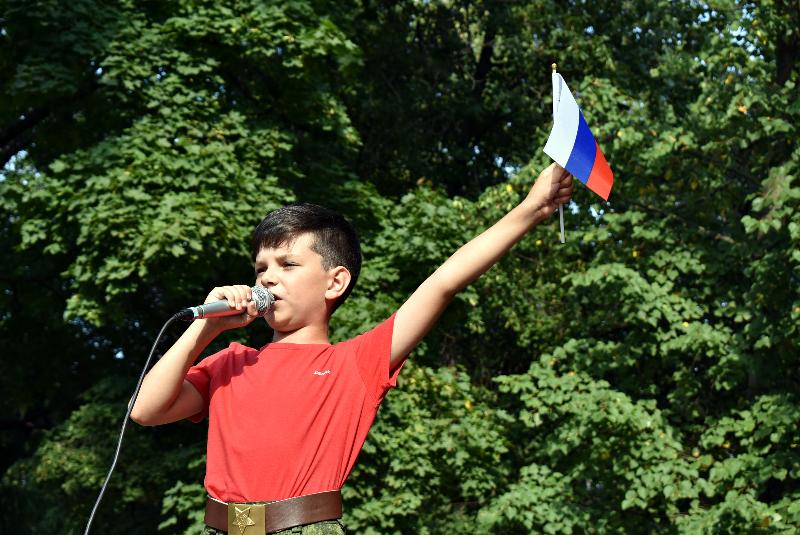 День флага вместе со всей страной отметили и в Ленинском районе Воронежа