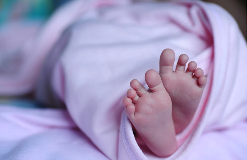Убили и закопали рядом с домом новорождённого малыша в Воронежской области 