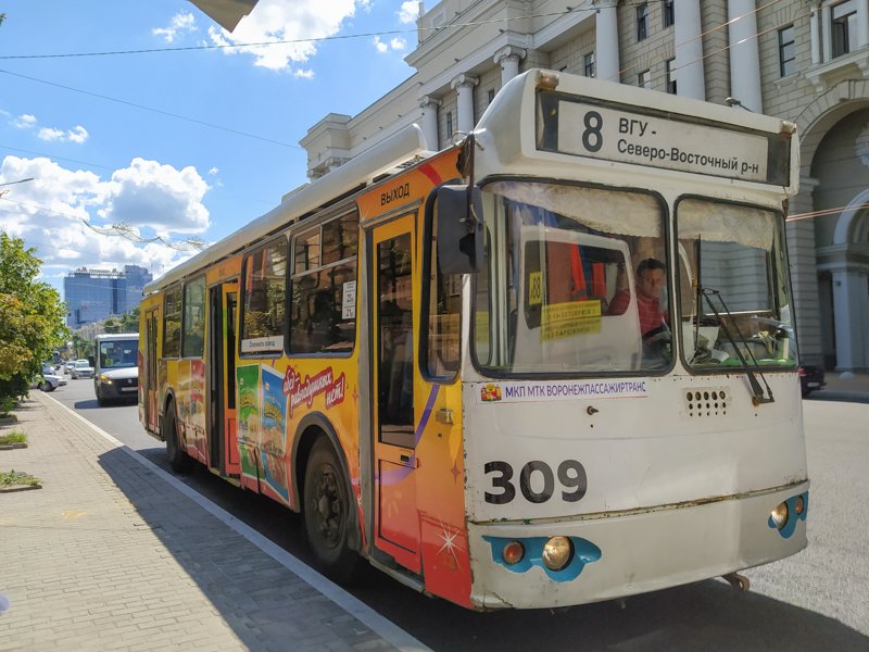 Два троллейбусных маршрута в Воронеже приостановили до конца года
