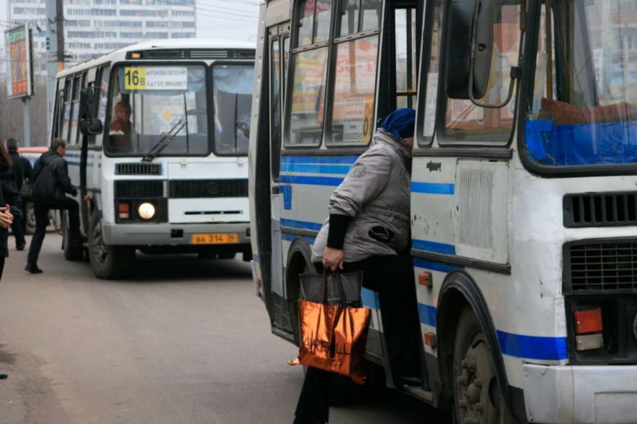 Маршрутки воронеж сегодня. Автобус Воронеж. Автобус 27 Воронеж. Современные автобусы. Пригородный автобус.