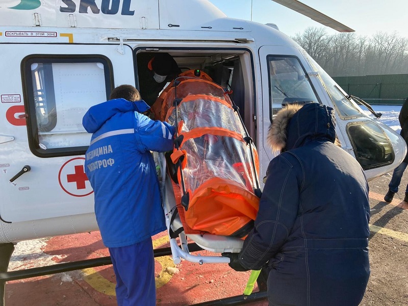 Тяжелого пациента с COVID-19  впервые доставили в Воронеж на санитарном вертолете
