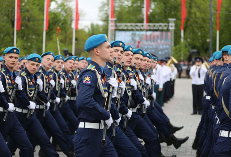 Свыше 2 тыс. военных стали участниками парада Победы 9 мая в Воронеже