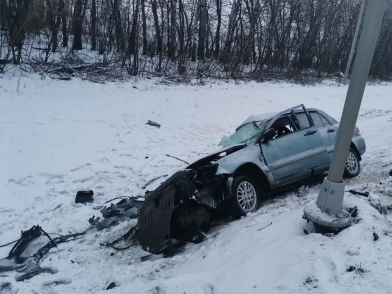 23-летняя жительница Воронежа погибла и трое пострадали в столкновении Mitsubishi с Volvo