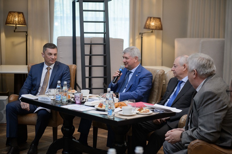 Губернатор Александр Гусев поддержал идею создания предпроектного инвестфонда для предприятий МСП