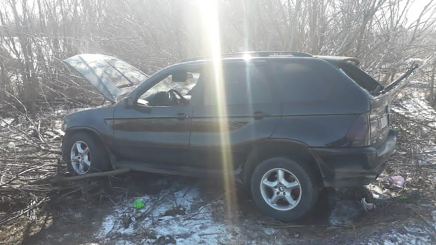 В Россошанском районе водитель BMW X5 пострадал в ДТП после опрокидывания авто