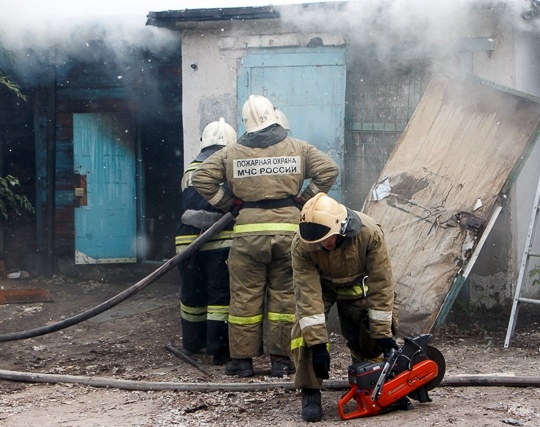Пострадал человек при утреннем пожаре в Воронежской области