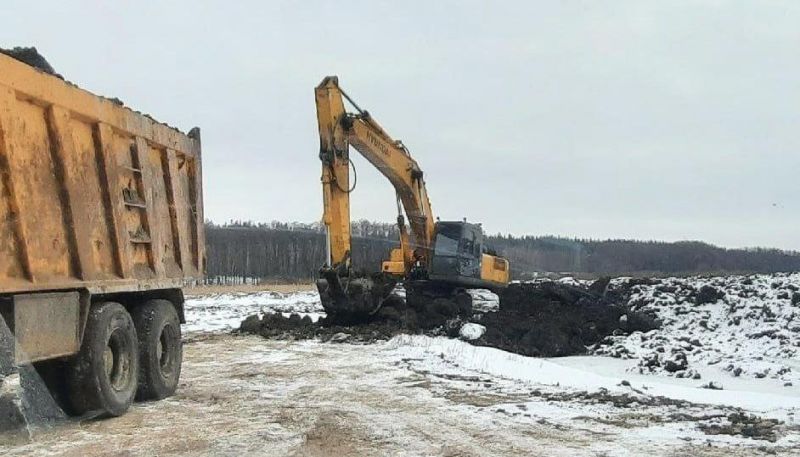 Экологи обнаружили строительную технику в водоохранной зоне рядом с турбазами под Воронежем