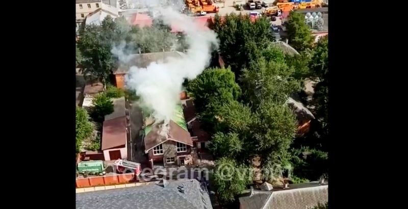 В Воронеже горит гостиница на проспекте Труда