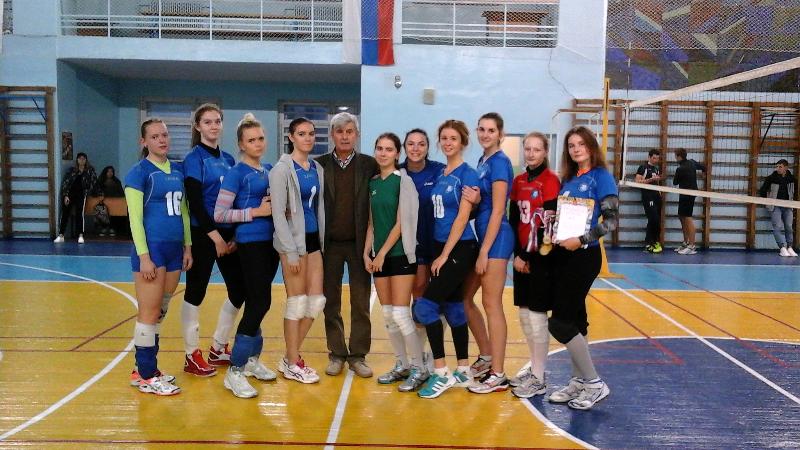 В Ленинском районе Воронежа прошел открытый турнир по волейболу