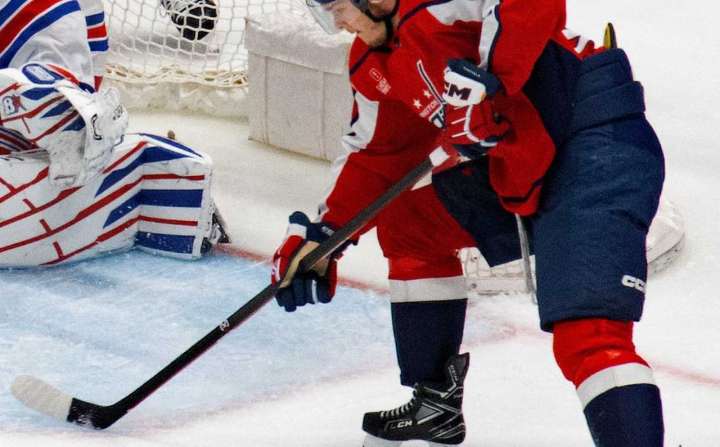 Воронежский хоккеист забросил 2 шайбы в матче НХЛ в команде с Александром Овечкиным