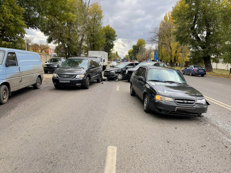 Массовая авария с четырьмя автомобилями произошла на левом берегу Воронежа