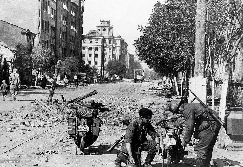 Немцы на улице Сакко и Ванцетти.jpg