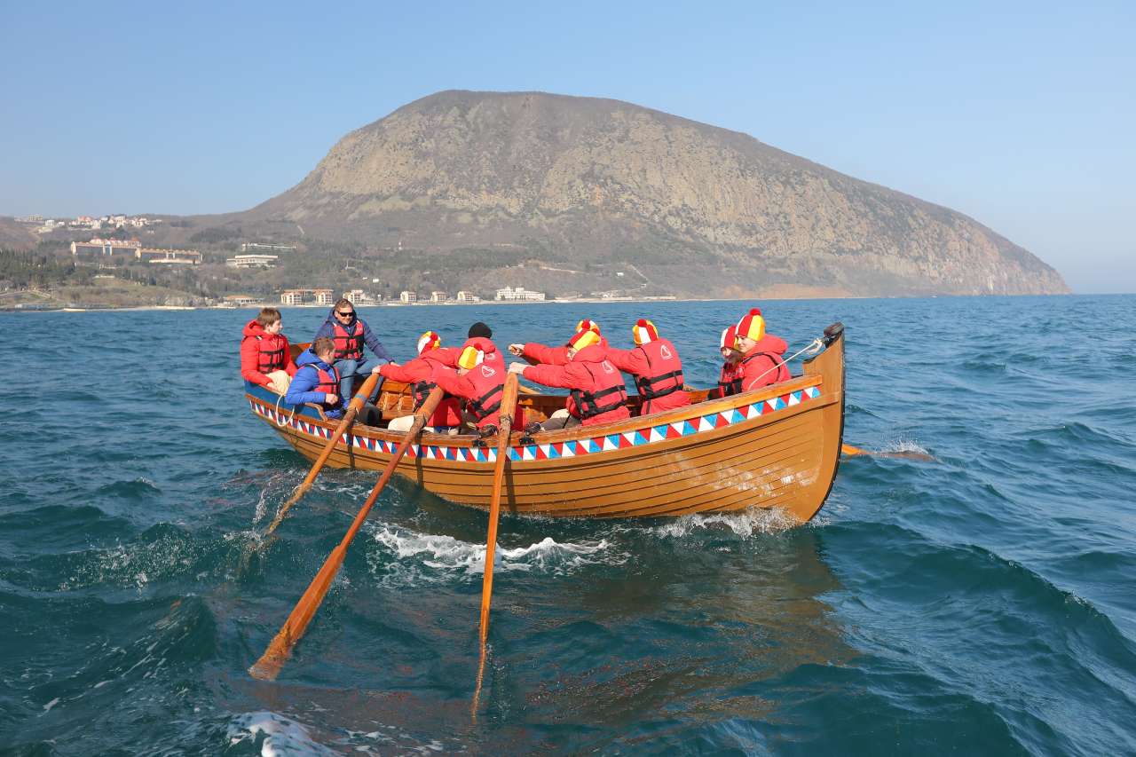 дети морской отряд ботик.JPG