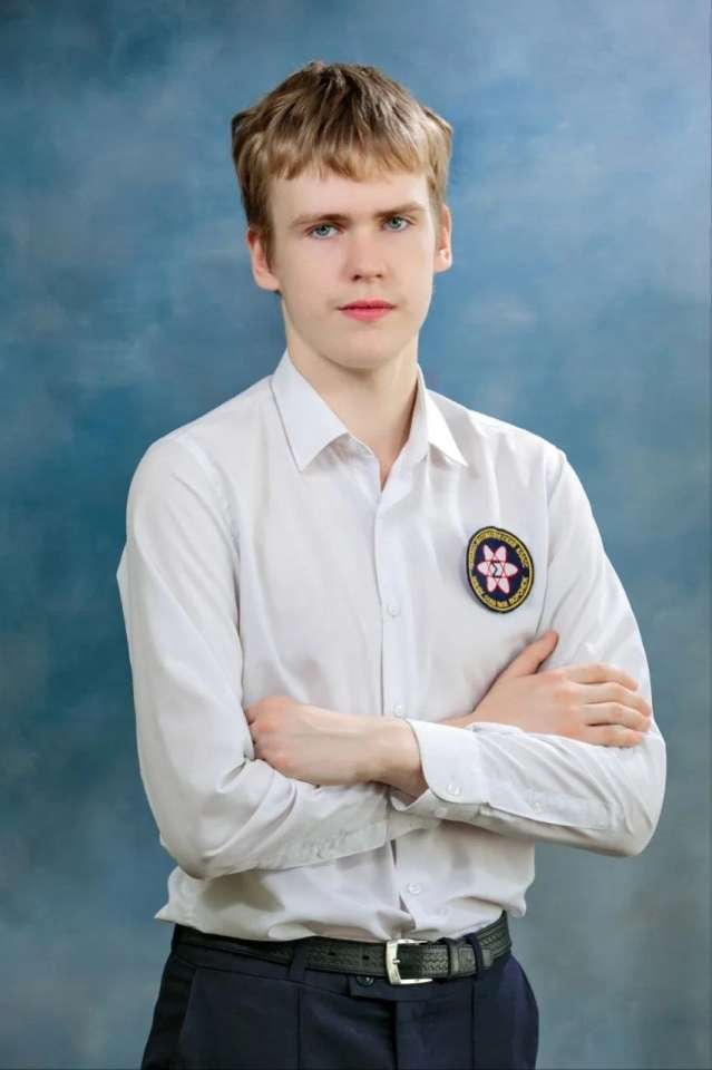 Павел Дергунов в кружок.jpg