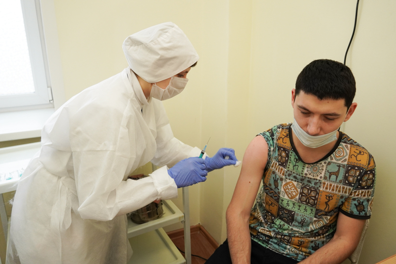вакцинация вакцина прививка гам ковид бак укол фото ермакова (43).jpg
