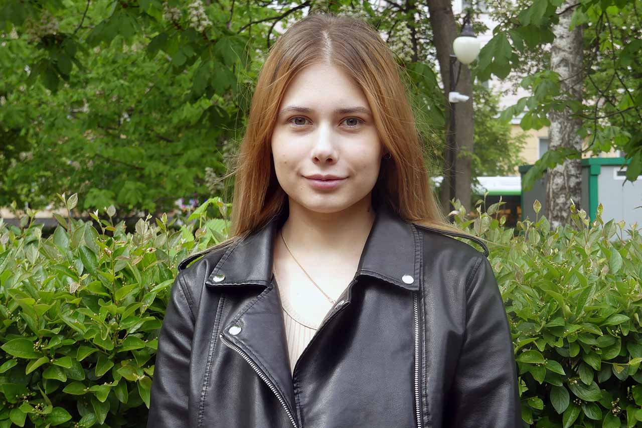 Алина в кружок.jpg