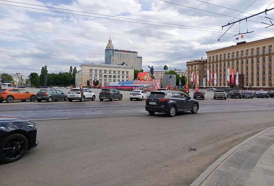 На две недели по ночам движение у площади Ленина в Воронеже будет закрываться