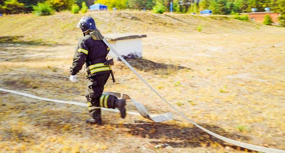 Пожар вспыхнул в масловском карьере в Воронеже