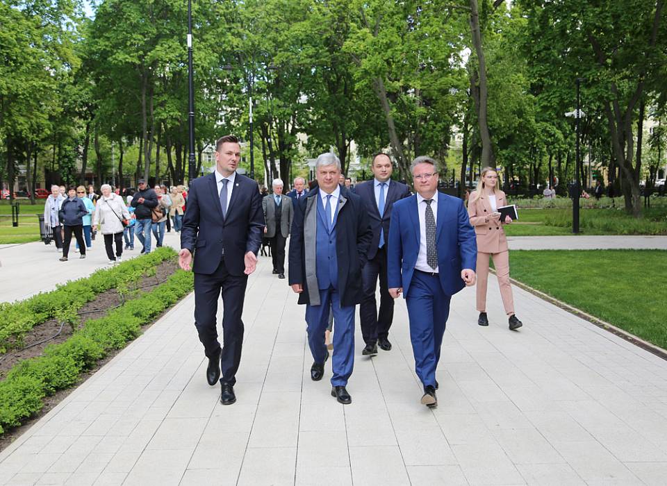 Губернатор и мэр Воронежа посетили обновленный парк «Орленок»