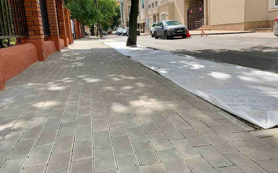 В Центральном районе продолжается благоустройство пешеходной инфраструктуры