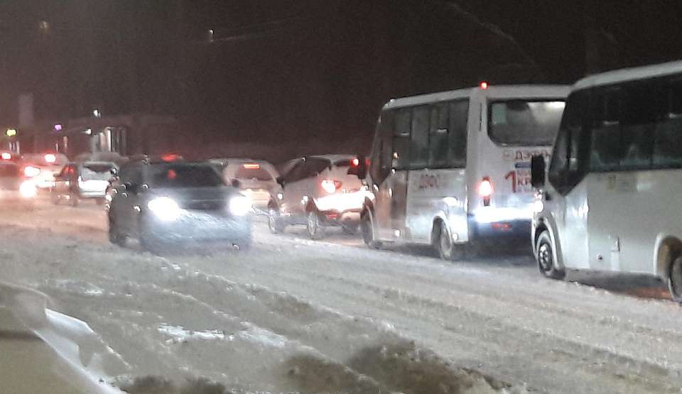 Цены на такси взлетели в Воронеже из-за сильной метели