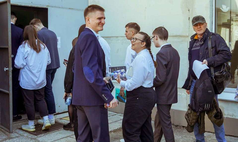 Досмотр воронежских выпускников в школах перед ЕГЭ запретили