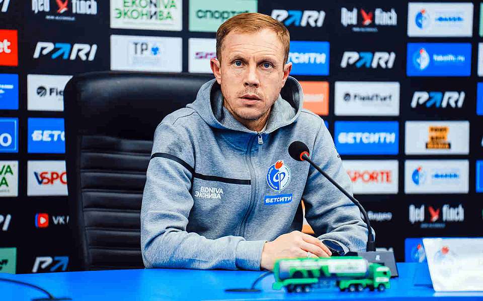 Тренер воронежского «Факела» Олег Василенко: «Приятно, когда команда забивает три мяча»