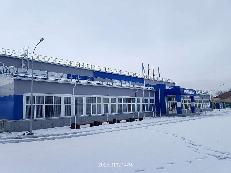 Новогодний подарок в виде спорткомплекса получили жители Елань-Колено 