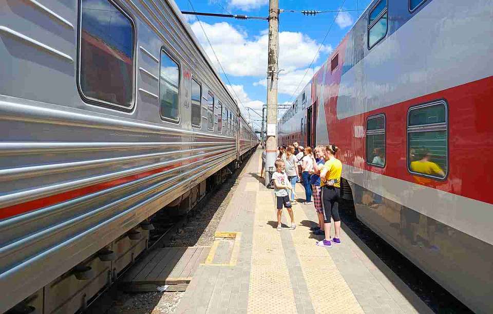 Всего 71 поезд задержан из-за ночной атаки беспилотников на Воронежскую область