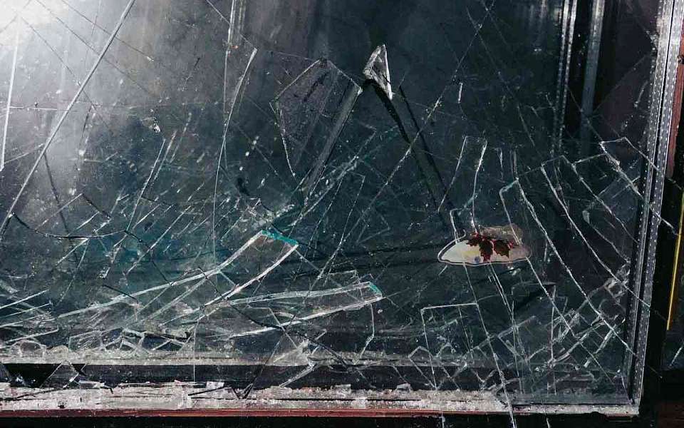 БПЛА повредили комнаты, балконы, окна жилых домов и автомобиль в Воронежской области