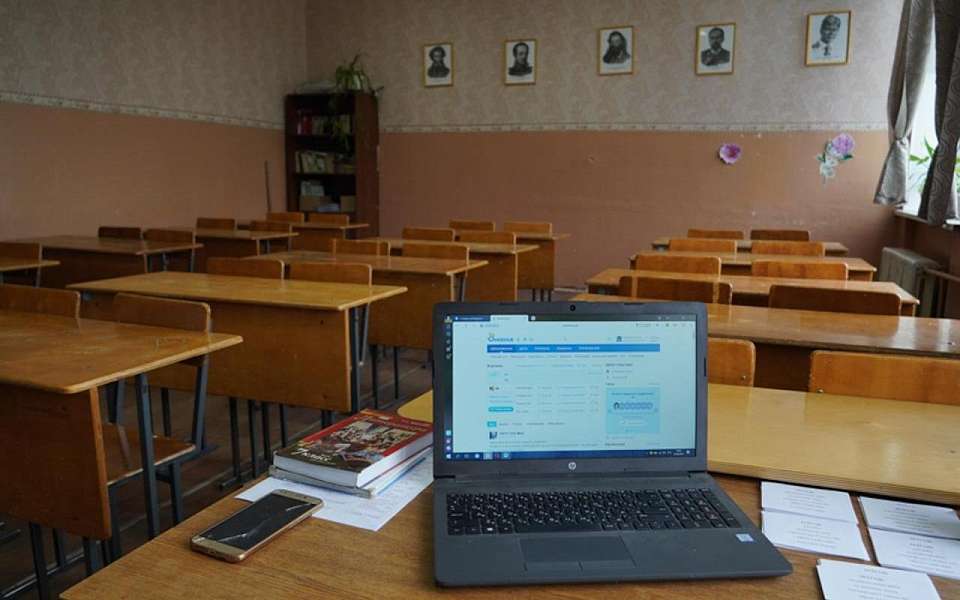Школы и детсады закрыли в атакованном БПЛА Бутурлиновском районе Воронежской области