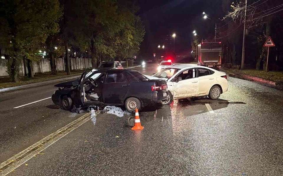 Два человека пострадали в массовом ДТП на Волгоградской в Воронеже