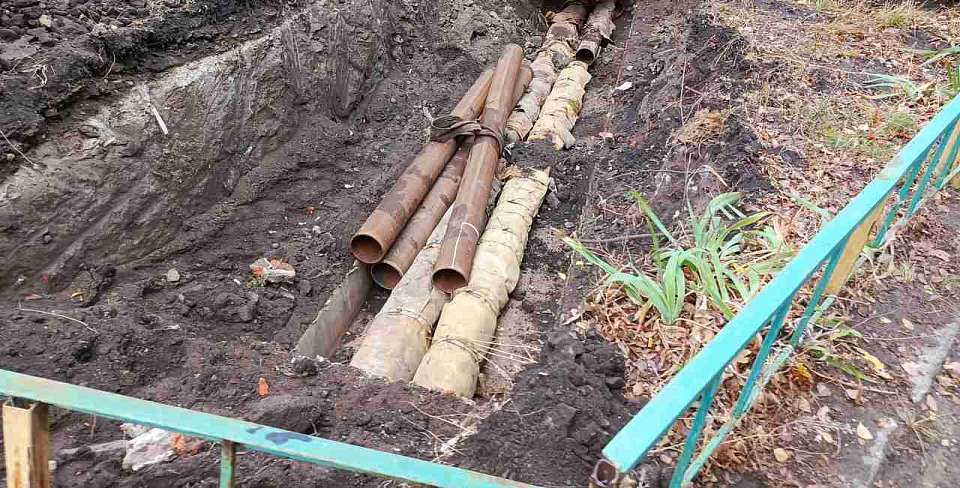 За падение ребёнка в яму коммунальщиков в Воронежской области оштрафовали