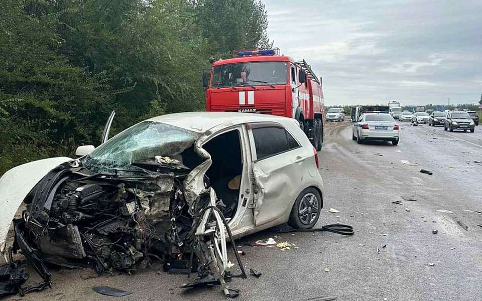 В ДТП на встречной полосе пострадала 71-летняя автомобилистка под Воронежем