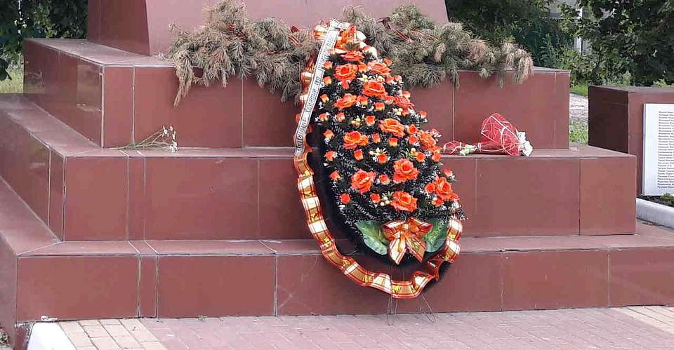 Осквернение подростками Братской могилы в сквере воронежского вуза проверит прокуратура