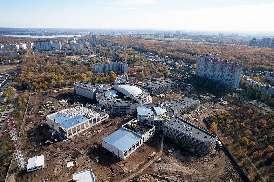 Мэр Воронежа рассказал о строительстве детского сада на 600 мест рядом с мегашколой