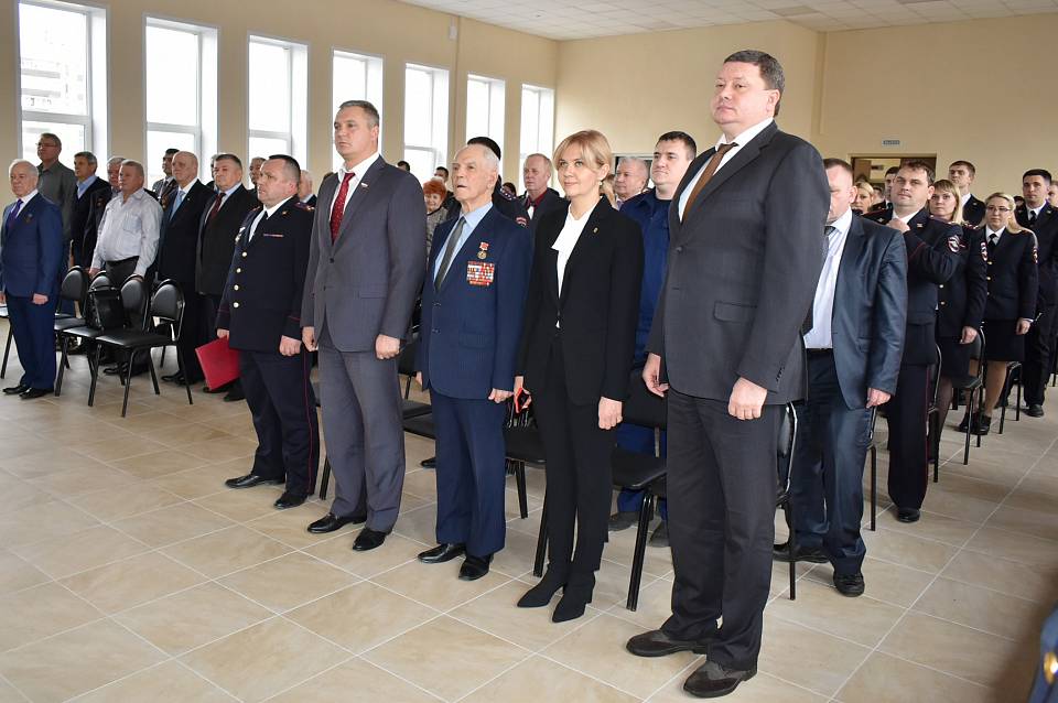 В Центральном районе поздравили сотрудников органов внутренних дел РФ
