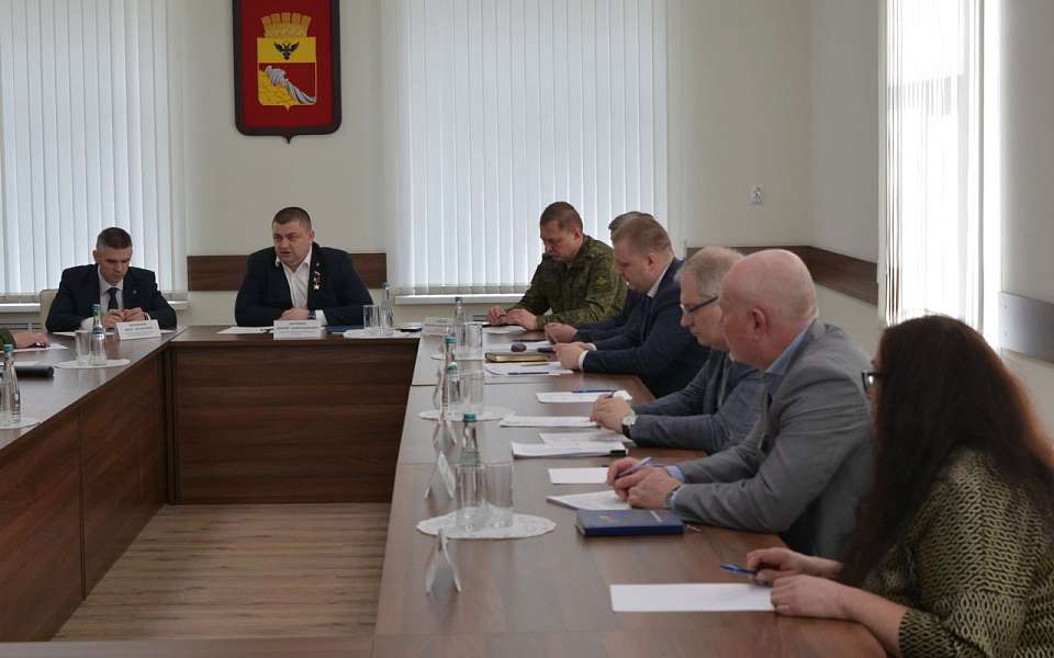 Прием по вопросам поддержки участников СВО провел спикер Воронежской гордумы