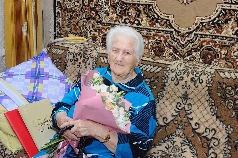 Отпраздновала 100-летний юбилей жительница Воронежа Акулина Сенцова