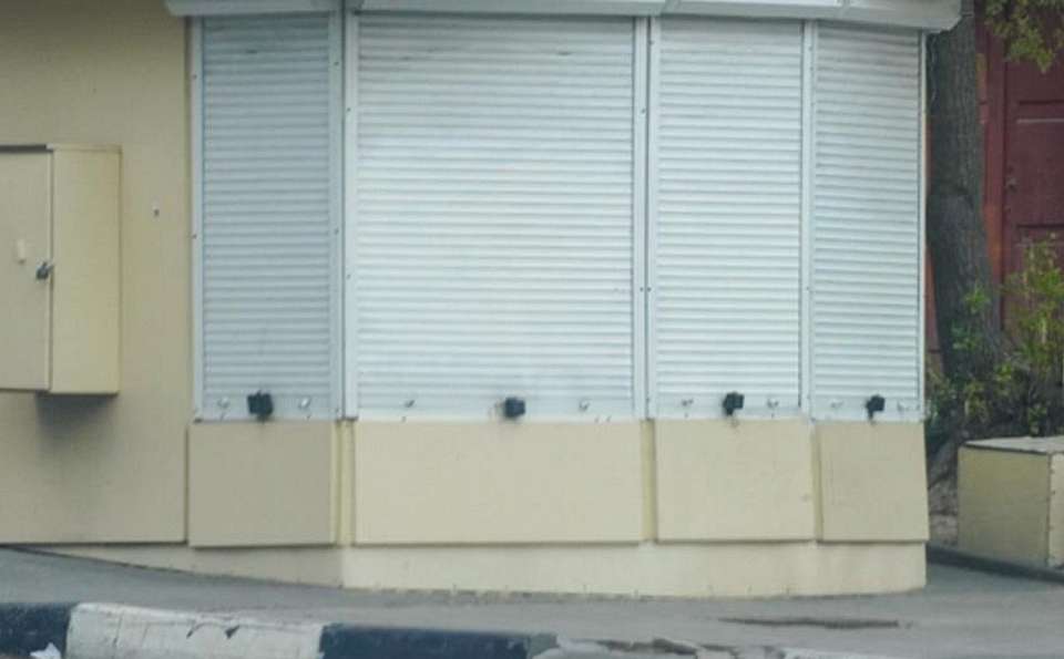 Как быть при появлении на дворовой территории незаконного киоска, рассказали воронежцам