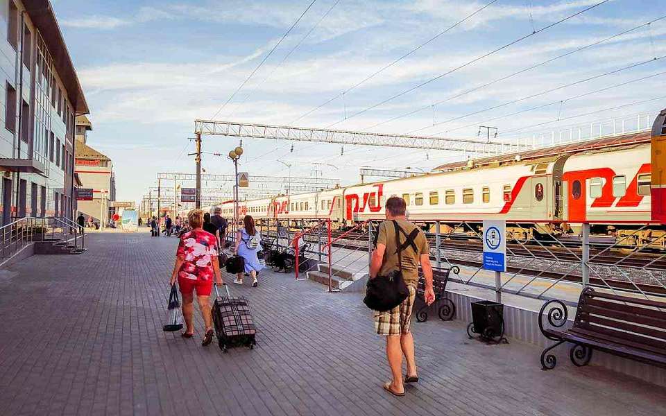 Дополнительный поезд на южные курорты запустили через Воронеж